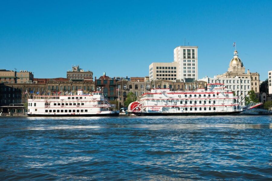 Savannah: Riverboat Cruise & City Tour Combo - Photo Strategy for the Riverfront Skyline and Deck Views