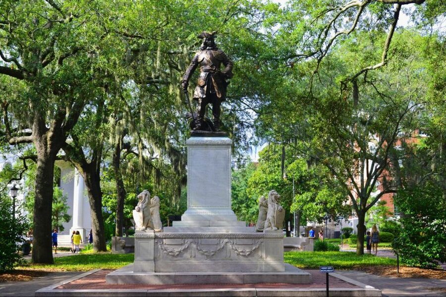 Savannah: Riverboat Cruise & City Tour Combo - Snacks, Drinks, and Comfort on the Boat
