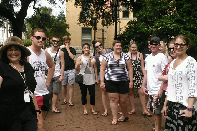 Savannah Stroll: Guided Sightseeing & History Walking Tour of Savannah - Historic homes and the story behind the buildings