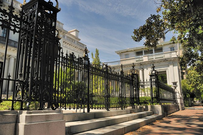 Savannah Stroll: Guided Sightseeing & History Walking Tour of Savannah - Value and what to plan for, no hotel pickup, mobile ticket, English