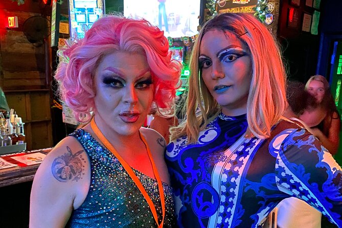 Savannah Yes, Queen! Drag Queen Pub Crawl - Tree House Savannah finish: the City Market view payoff
