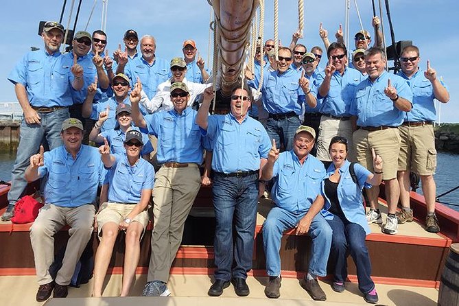 Schooner Fame Sailing Tour - Hands-on sailing: raising the sails and steering for a bit