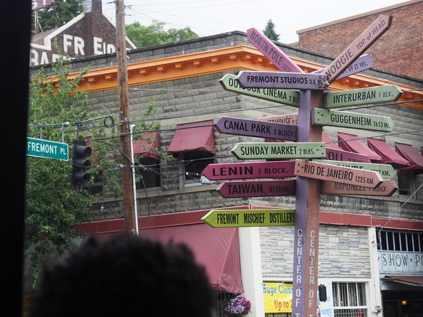 Seattle City Highlights Tour - Seattle Great Wheel, Sports Venues, and City Neighborhood Mix