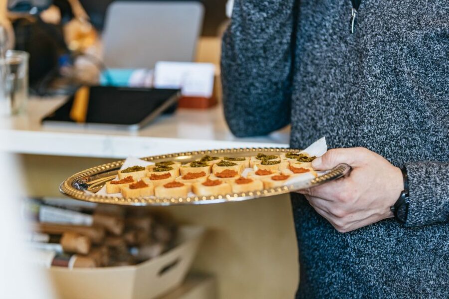 Seattle: Pike Place Market Chef-Guided Food Tour - Using the 10% Discount Card Without Overspending
