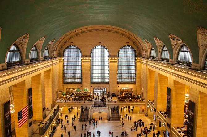 Secrets of Grand Central Station Walking Tour New York City - The First Stop Inside Grand Central Terminal: Hidden Gems You Actually Spot
