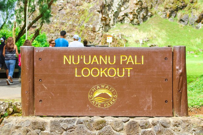 Sights & Bites Ultimate Oahu Circle Island Foodie Tour - Pickup around Waikiki, from Ala Moana to Kahala