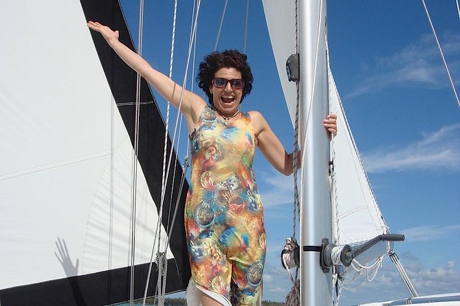 Sightseeing and Sunset Catamaran Sailing Excursion - Meeting point at 377 Capri Blvd: how the flow usually feels