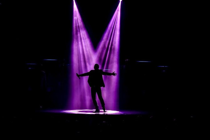 SIX Show in Branson - Season Notes: The Christmas SIXperience