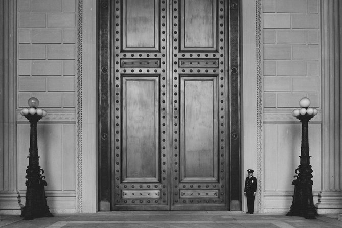 Skip-the-line National Archives Building Exclusive Guided Tour - National Archives Rotunda: Seeing America’s Founding Documents Up Close