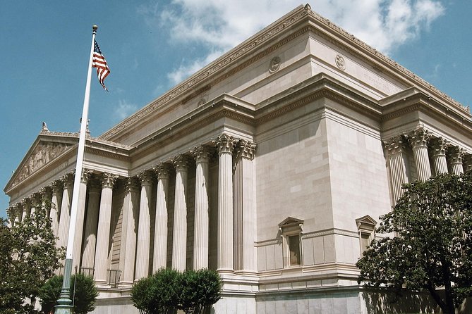 Skip-the-line National Archives Building Exclusive Guided Tour - Rubenstein Gallery and the Magna Carta Connection