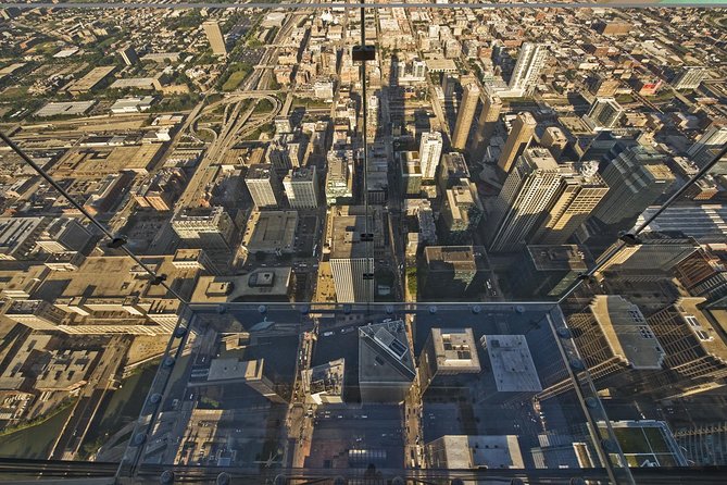 Skydeck - Willis Tower Admission - Up to the 103rd floor: views first, then details