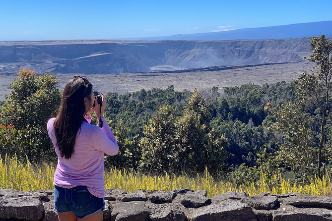 Small Group Big Island Twilight Volcano and Stargazing Tour - Getting picked up and settling into a long, scenic loop
