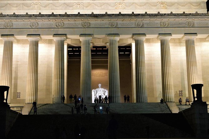 Small Group National Mall Night Tour with 10 Top Attractions - The Route Advantage: You Pass Big Icons, Then You Stop Where It Counts
