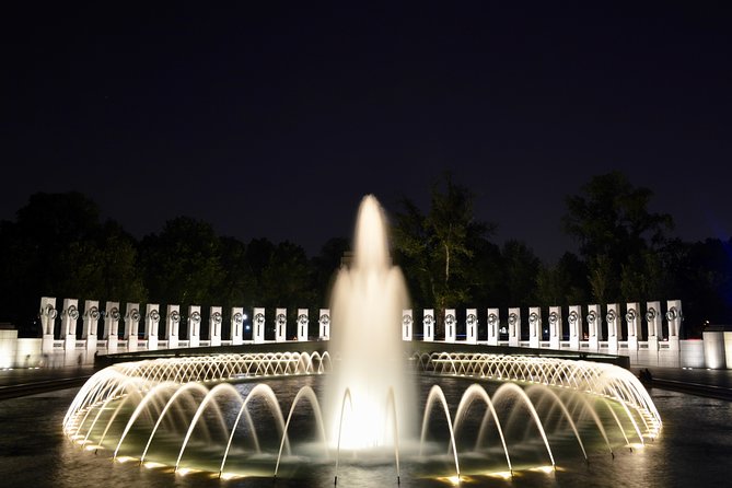 Small Group National Mall Night Tour with 10 Top Attractions - U.S. Capitol at Night: Dome Photos and Ground-Level Time