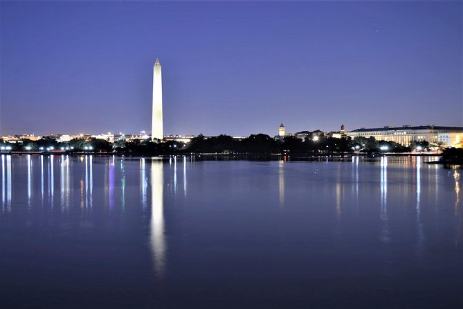 Small Group National Mall Night Tour with 10 Top Attractions - Capitol Reflecting Pool: A Fast Shot With Big Payoff