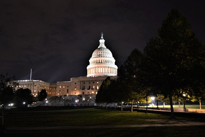 Small Group National Mall Night Tour with 10 Top Attractions - Martin Luther King Jr. Memorial: The Stone of Hope at Night