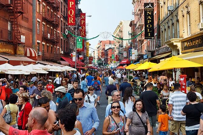 SoHo, Little Italy, and Chinatown NYC Guided Walking Tour - Little Italy on Mulberry Street, then a quick cannoli at Cannoli King