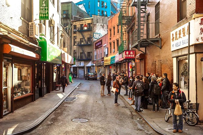 SoHo, Little Italy, and Chinatown Walking Tour in New York - Key things you’ll notice on this SoHo, Little Italy, and Chinatown loop