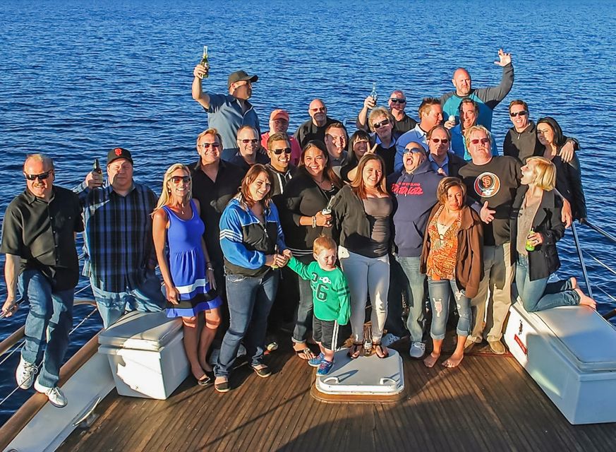 South Lake Tahoe: Sightseeing Cruise of Emerald Bay - Cruising out across Lake Tahoe: 11 km to Emerald Bay and 360-degree photo time