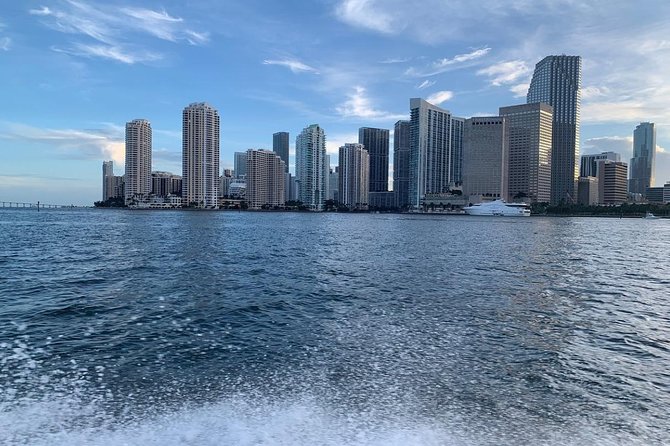 Speedboat Sightseeing Adventure of Miami - What To Bring, What Not To Bring, And How To Stay Comfortable