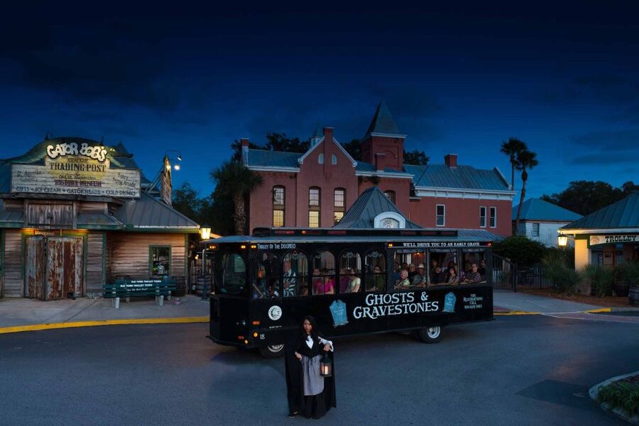St. Augustine: Ghosts and Gravestones Old Town Trolley Tour - Your Ghost Host and the performance style that drives the whole tour