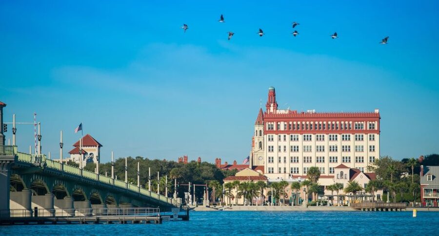 St. Augustine: Hop-on Hop-off Trolley Tour with Museum Entry - How the hop-on hop-off loop works without wasting your time