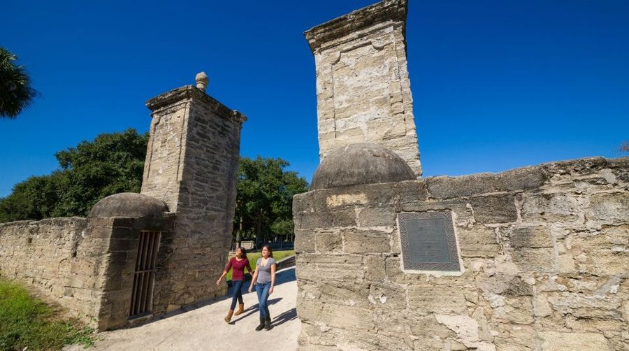 St. Augustine: Hop-on Hop-off Trolley Tour with Museum Entry - The “can’t miss” historic core: Castillo, the Mission, and Ponce de Leon’s Fountain