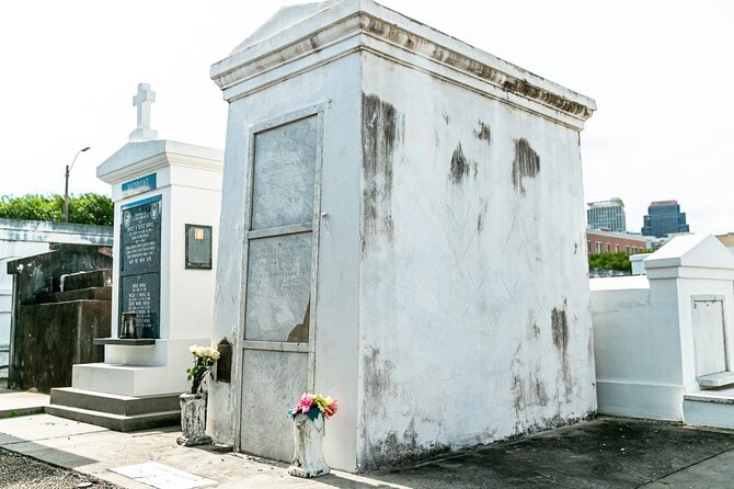 St. Louis Cemetery No. 1 Official Walking Tour - Timing, pacing, and how long you’ll really be on your feet