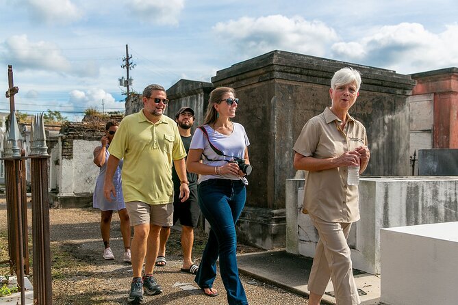 St. Louis Cemetery No. 1 Official Walking Tour - What to wear, what to bring, and what not to bring