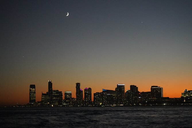 Starship Landmark 90 Minute Sightseeing Cruise - Pier 78 to Liberty Island: the first big photo moment