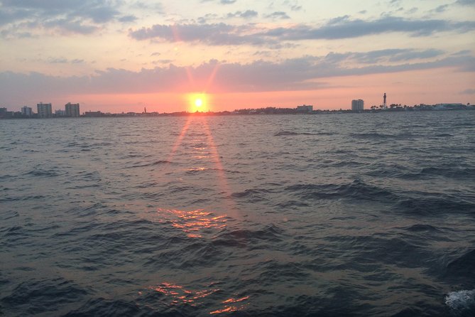 Sunset Catamaran Cruise in Ft. Lauderdale - Out to the Atlantic: the sailing moment and the sunset payoff