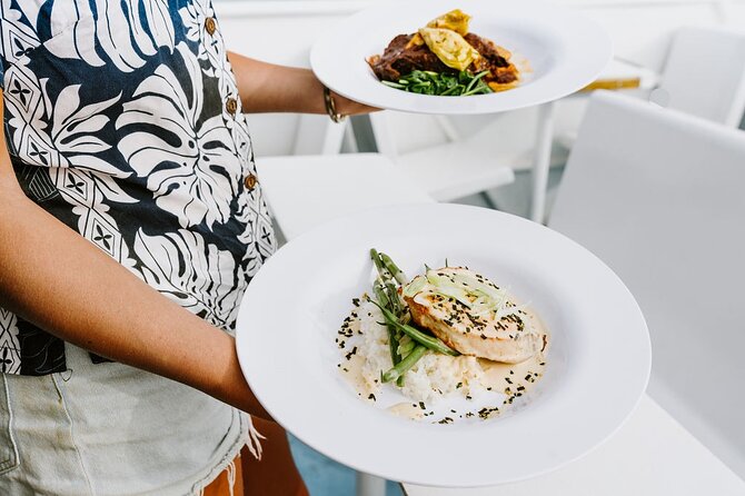 Sunset Dinner Cruise in Honolulu, Hawaii - The Menu: Fresh-Onboard Dinner With Beef Short Ribs and Mahi-Mahi