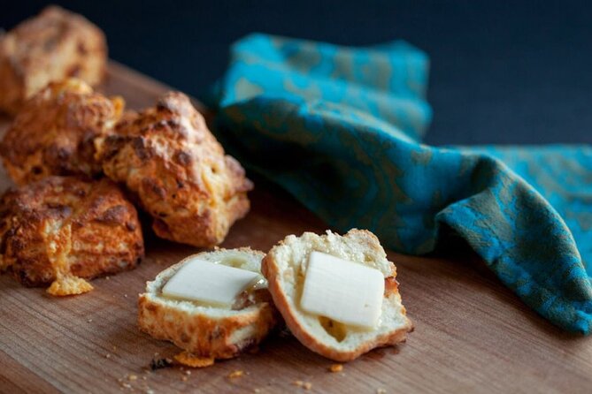 Taste Pike Place Walking Food Tour - Start at Honest Biscuits, finish near Bottega Gelato