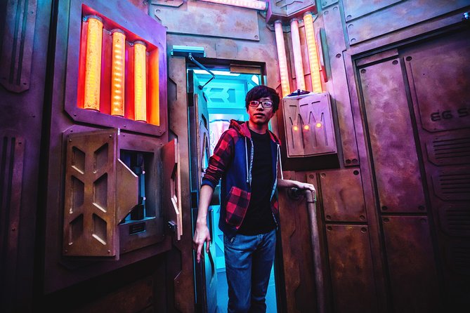 The Escape Game Chicago: Epic 60-Minute Adventures in River North - The rhythm: briefing, 60 minutes of problem solving, then debrief and photos