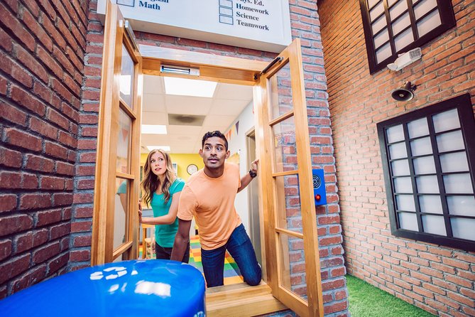The Escape Game Orlando: Epic 60-Minute Adventures on I-Drive - The mission style: teamwork, clues, and guided hints