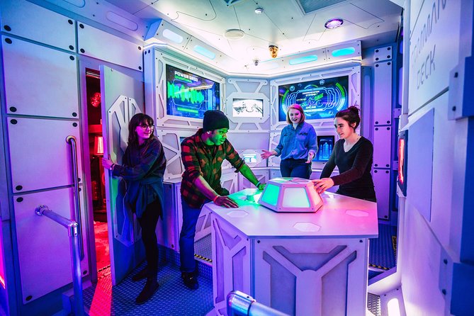The Escape Game Pigeon Forge: 60-Minute Adventures on The Island - Team size, sharing spots, and how to keep your group from getting weird