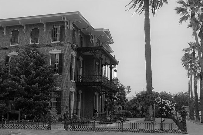 The Historic Galveston Ghost Tour - Virginia Point Inn and the story of the lonely lady