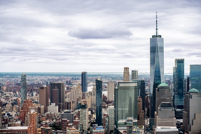 The Manhattan Helicopter Tour of New York - Entering the Downtown Heliport at Battery Park