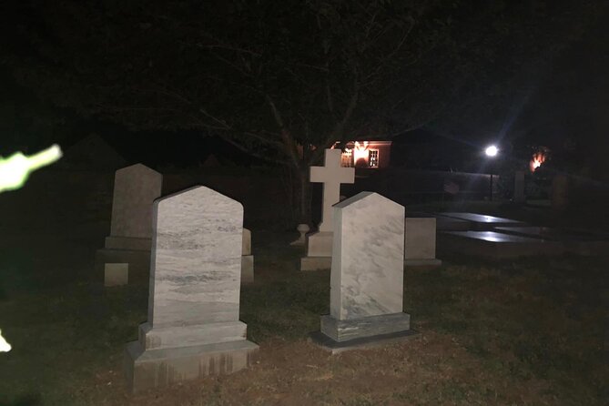 The Original Ghosts of Williamsburg Tour - What you hear: paranormal tales plus colonial history in the same story