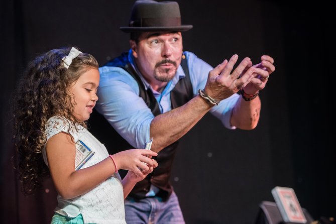The Outta Control Magic Dinner Show in Orlando - The 90-Minute Outta Control Show: Sit Back or Get Picked