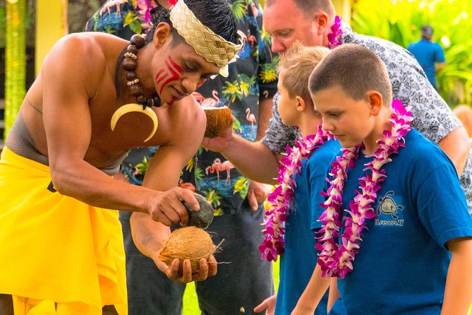 Toa Luau at Waimea Valley, Oahu - Dress code and on-site comfort: what to wear and what to pack
