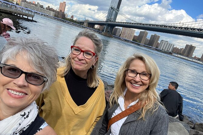 Top Rated Brooklyn Half-Day Food, History & Culture Tour via bus - DUMBO and Brooklyn Bridge Park: skyline time without rushing