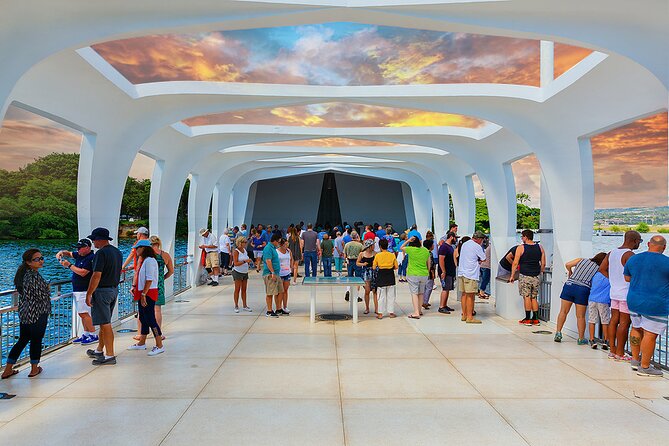 Tribute to Pearl Harbor Arizona Memorial and Honolulu City Tour - A 5-hour Pearl Harbor and Honolulu combo that saves your brain