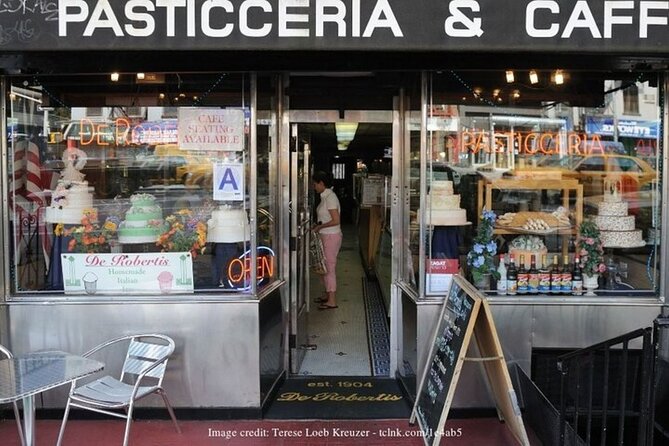 True Crime NYC: Mafia Walk w/Ret. NYPD Detective and Local Food - Mulberry Street Gambino Turf and John Gotti Connections