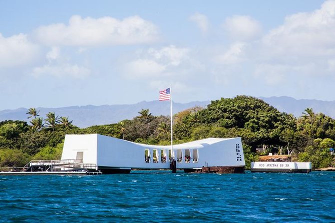 Ultimate Pearl Harbor Circle Island - Hukilau Marketplace lunch and shop time that actually matters