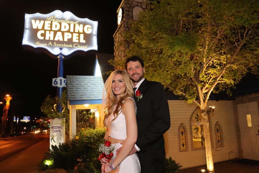 Vegas: Elvis-Themed Graceland Chapel Wedding or Vow Renewal - Price, add-ons, and what you should budget for