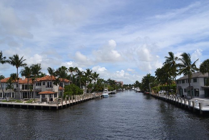 Venice of America Tour | Millionaire's Row | Complimentary Drinks - Millionaire’s Row in Motion, and What the Captain Actually Talks About