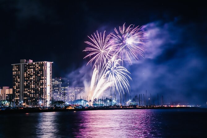 Waikiki: Friday Night Fireworks Catamaran Cruise - Key highlights to know before you go