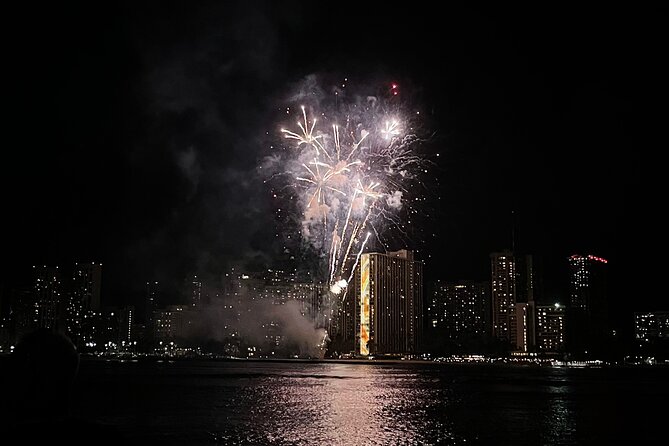 Waikiki: Friday Night Fireworks Catamaran Cruise - Music, the cash bar, and the onboard mood