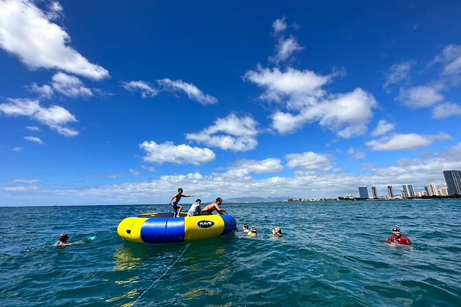 Waikiki, Hawaii: Deluxe Snorkel and Wildlife Cruise - Food, drinks, and the end-of-trip vibe